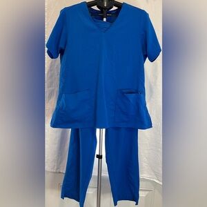 Women’s Vera Bradley Large Scrub Top & Medium Scrub Pant Electric Blue